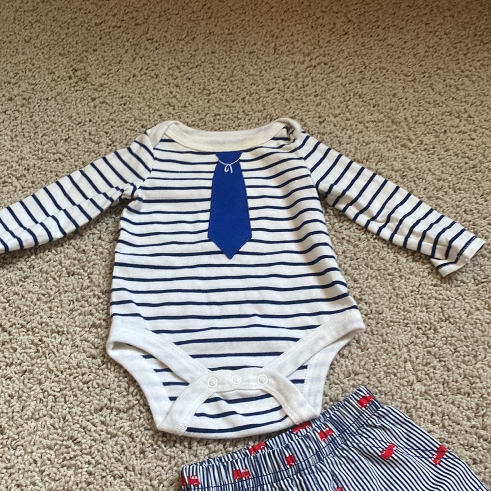 Baby boys onesie and shorts NB